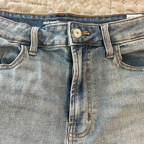 Shorts - Picture 2 of 4